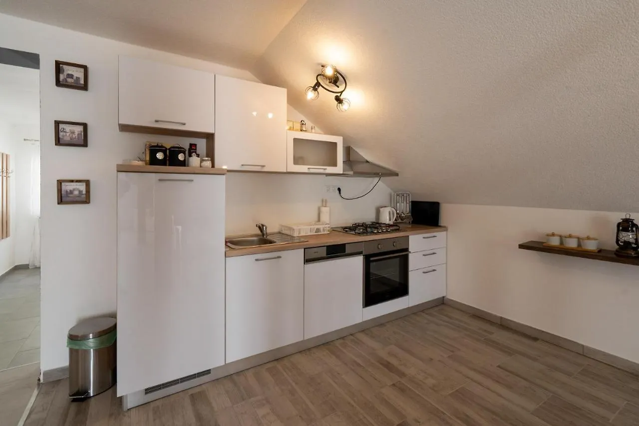 Vikendica Holiday House Zrmanja Vrelo