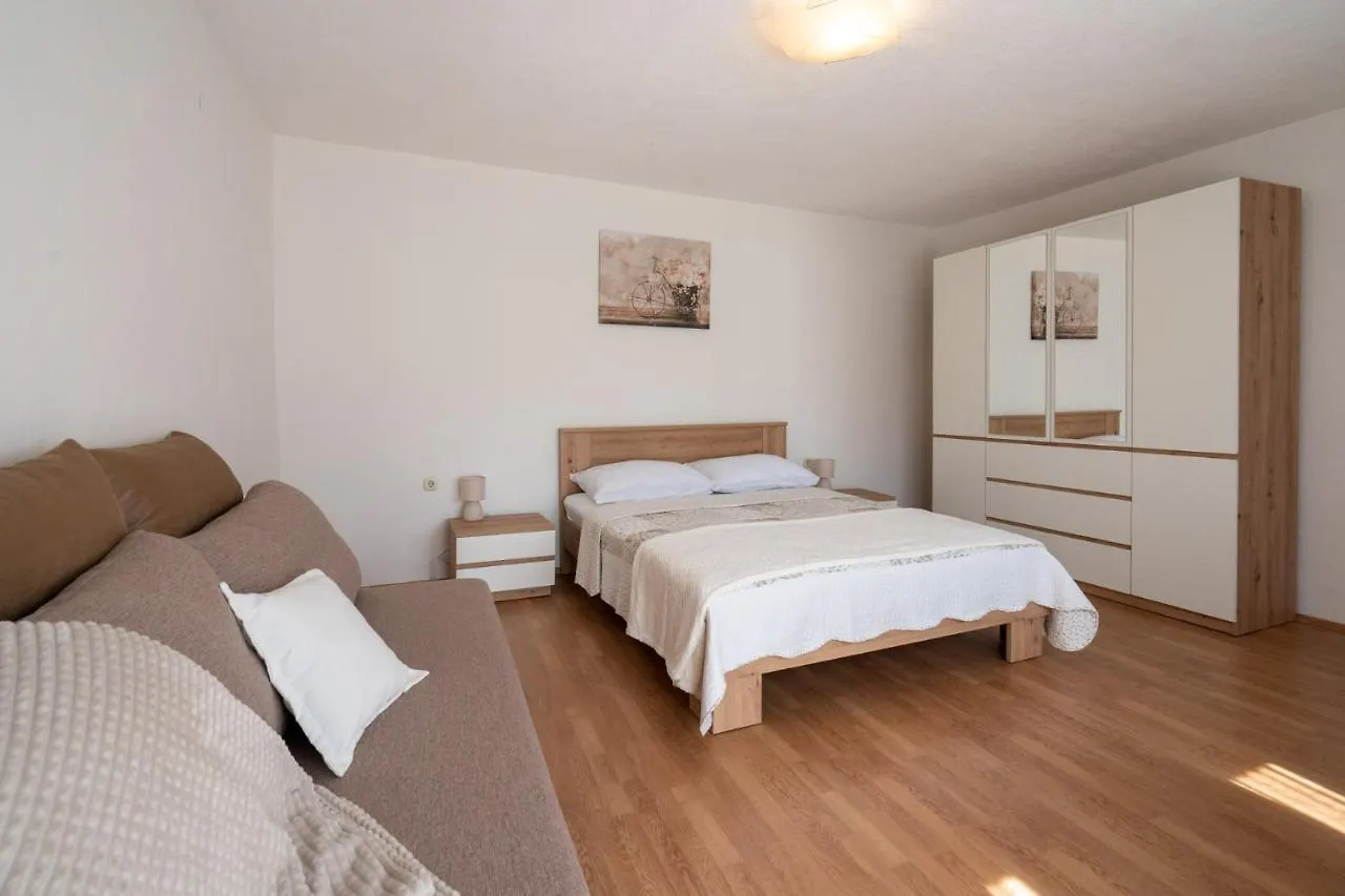 Holiday House Zrmanja Vrelo Croatia